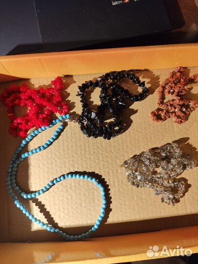 Бусы из натуральных камней