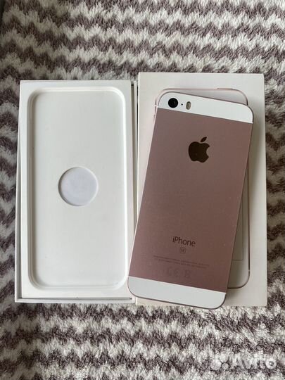 iPhone SE, 32 ГБ