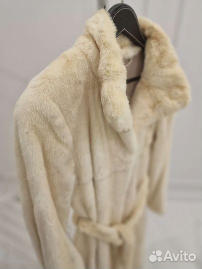 Шуба норковая белая италия