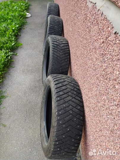 Шины Goodyear Ultra Grip. Размер 215/60 R 17