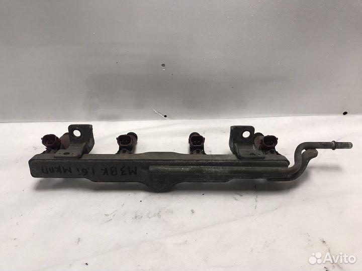 Топливная рампа с форсунками Mazda 3 BK 1.6