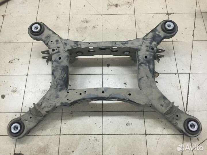 Подрамник задний Мерседес 166 A1663500032