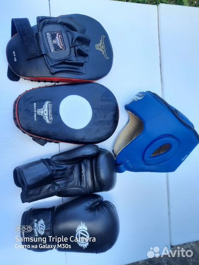 Боксерские перчатки