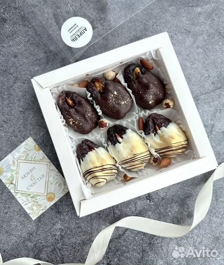 Финики в шоколаде