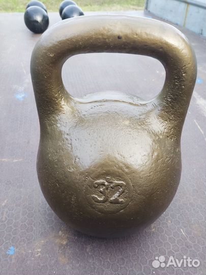 Гиря 32 кг, гантели 16 кг