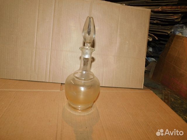 Старинный, стеклянный, водочный графин СССР