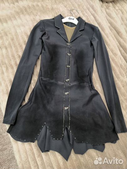 Платье для выступлений по фигурному катанию