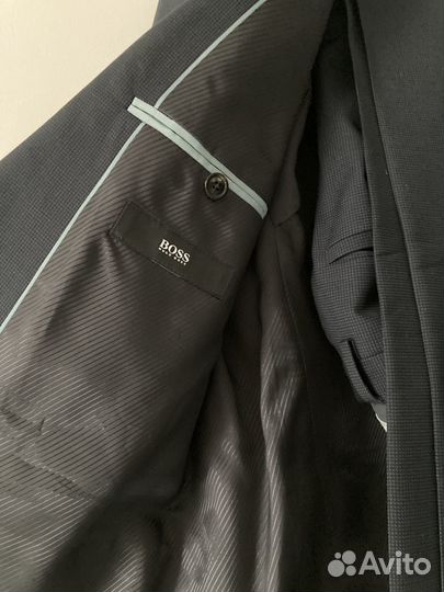 Костюм Hugo Boss 46 р