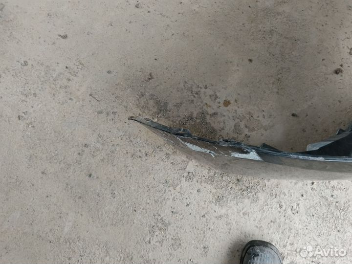 Передний бампер Тойота Аурис 2008