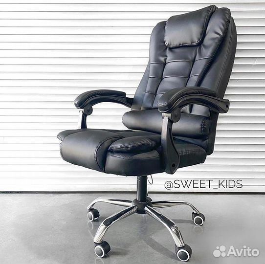 Офисное кресло