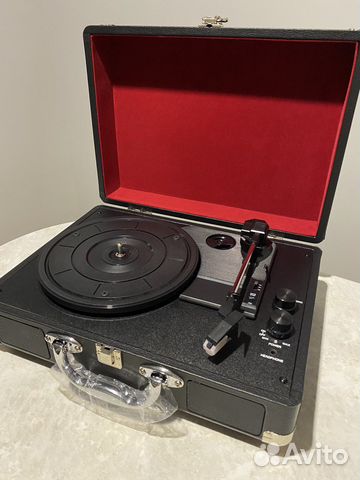 Виниловый проигрыватель пластинок (новый)
