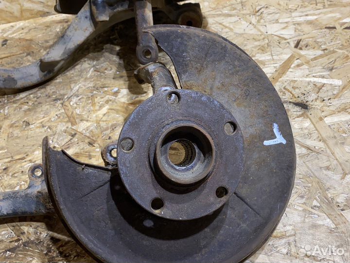 Задний кулак левый и правый audi a4 b5 vw b5