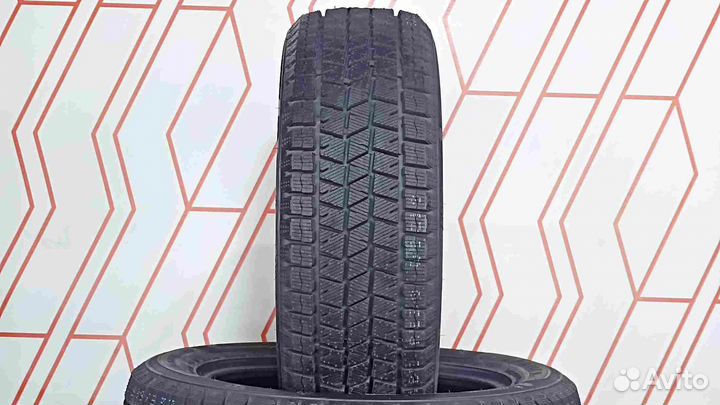 Sailun Ice Blazer Arctic SUV 215/55 R18 99H
