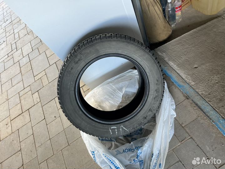 Dunlop SP Winter Ice 01 205/60 R16