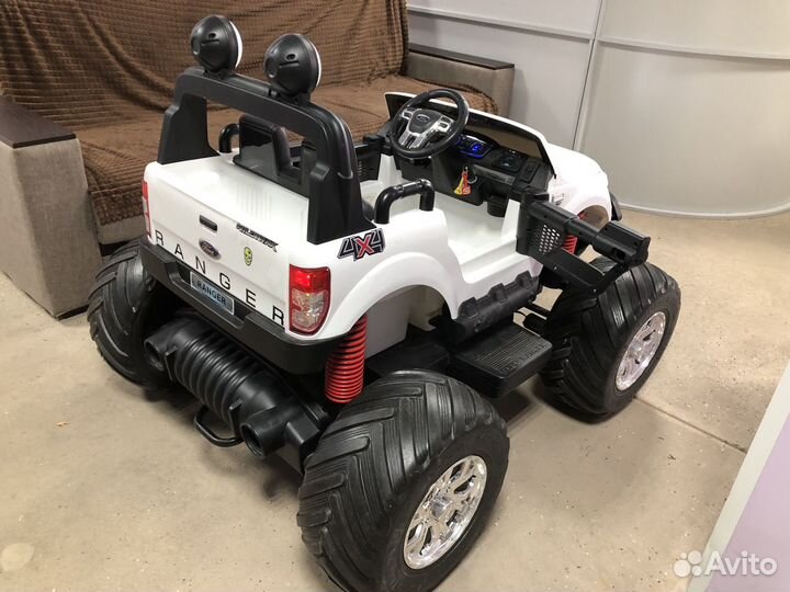 Детский электромобиль