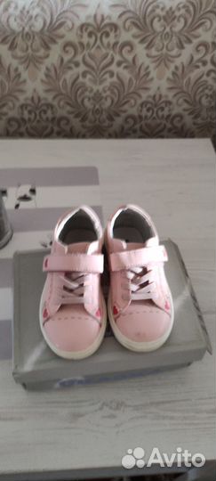 Туфли для девочки 26 размер лакированные, кожа