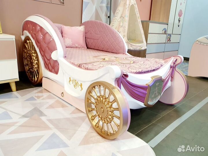 Кровать машина