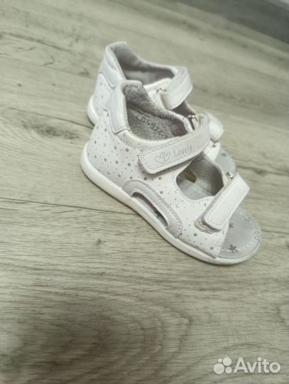 Сандалии для девочки 25