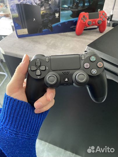 Sony Playstation 4 Pro 1Tb много игр и 2 геймпада