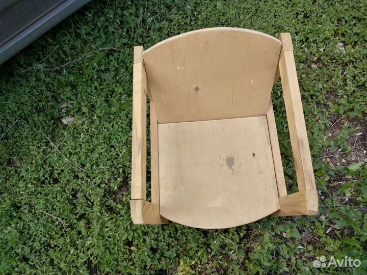 Детский стол и стулья