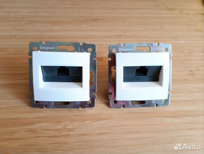 Розетка Legrand Valena RJ45 774238