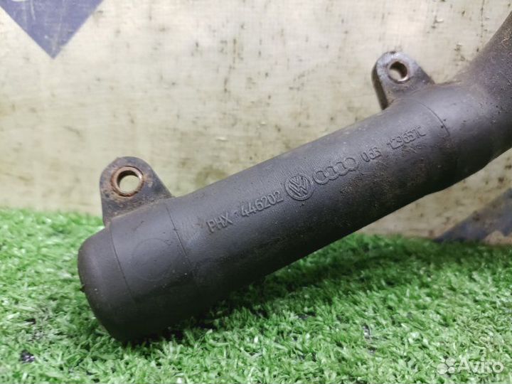 Патрубок воздушного фильтра Audi A4 B6 седан 2.0