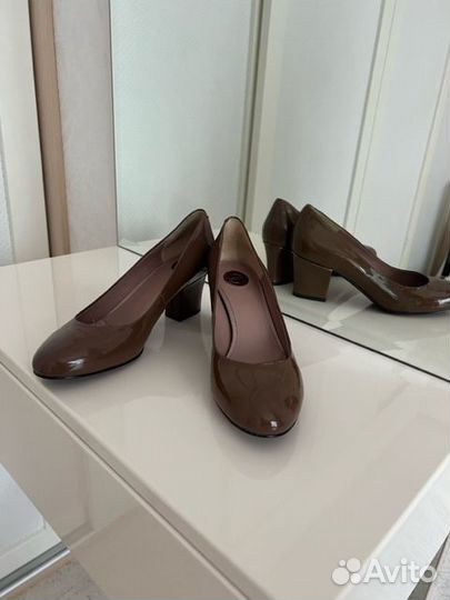 Продам брендовую обувь, одета 1-2 раза