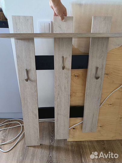 Вешалка настенная в прихожую