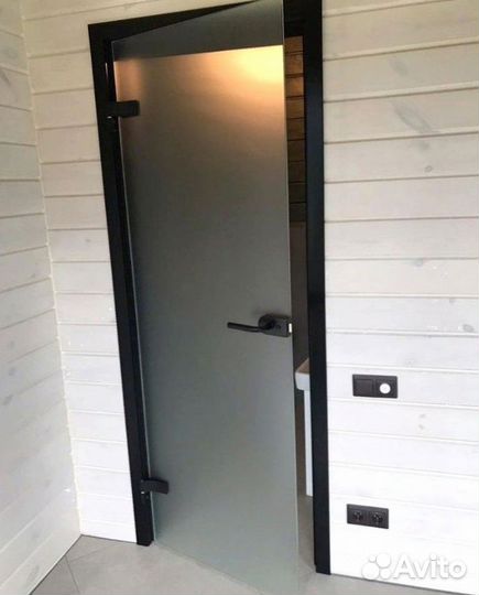 Стеклянная дверь офисная