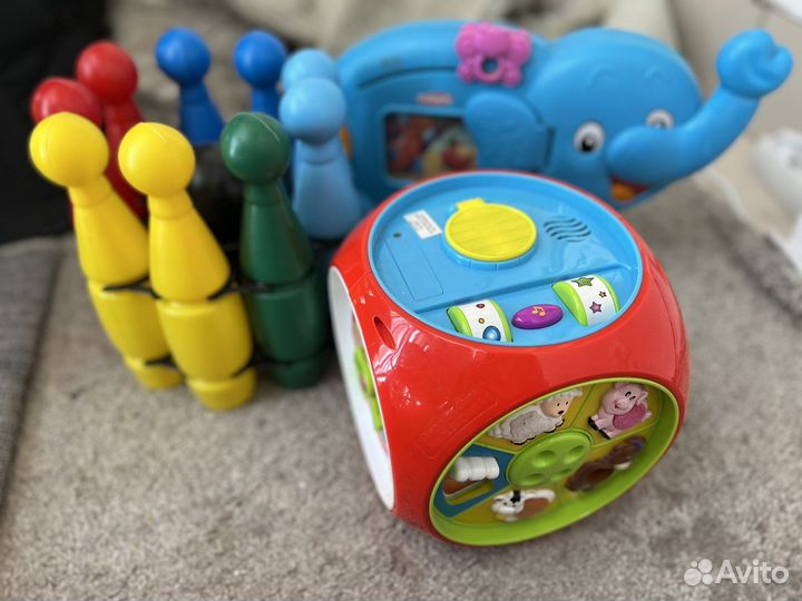 Развивающие игрушки для малышей пакетом Fisher