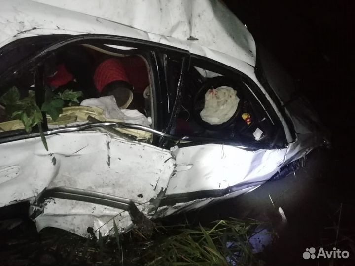 Toyota Carina 1.8 AT, 1996, битый, 250 000 км