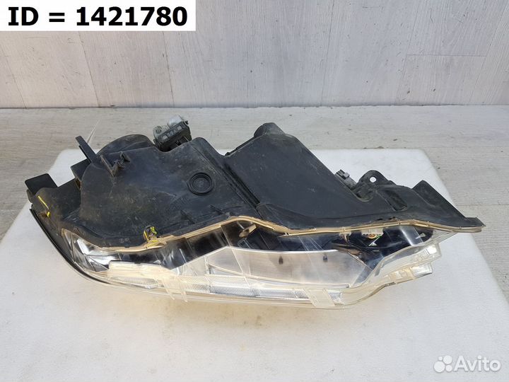 Фара левая Toyota Camry