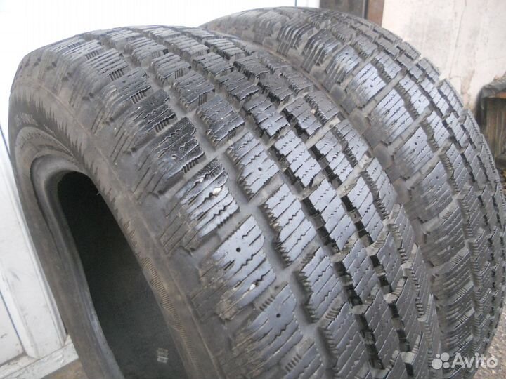 Cooper Weather-Master S/T 2 215/60 R16 95T