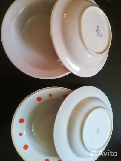 Два набора тарелок по 6 шт