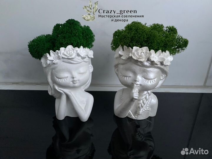 Кашпо девочки со стабилизированным мхом