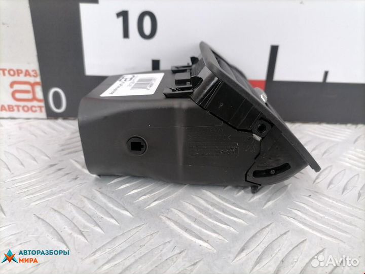 Дефлектор обдува салона Peugeot 307 2003 8264W4