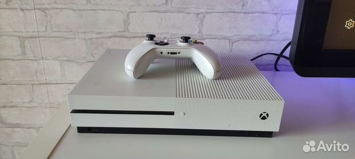 Xbox One s