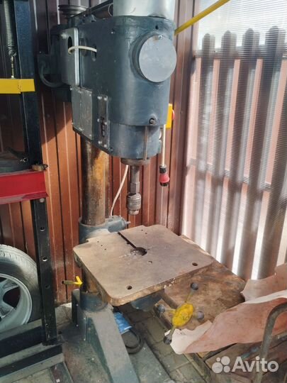 Сверлильный станок советский