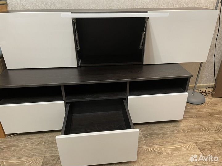 Комплект тумба под тв+навесной шкаф