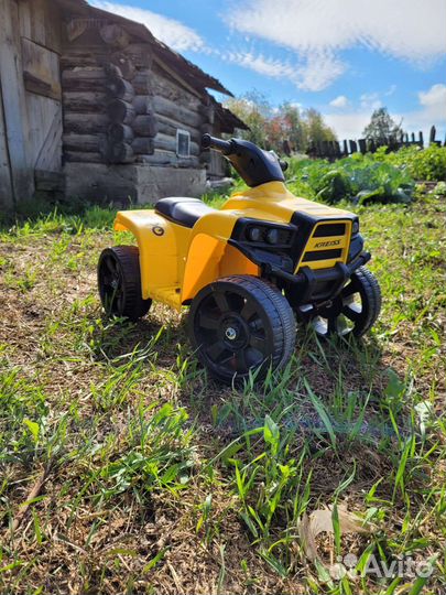 Детский квадроцикл на аккумуляторе