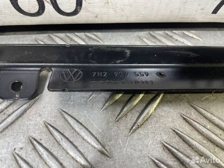 Б/У Кронштейн#001