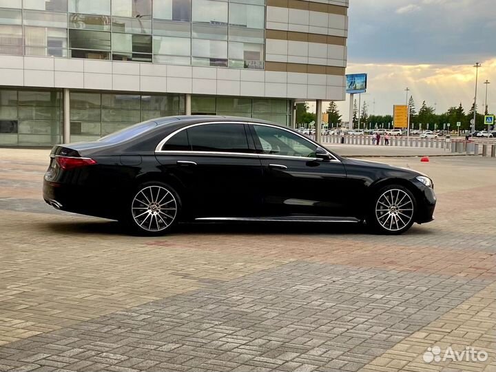 Mercedes Benz S class w223 с водителем