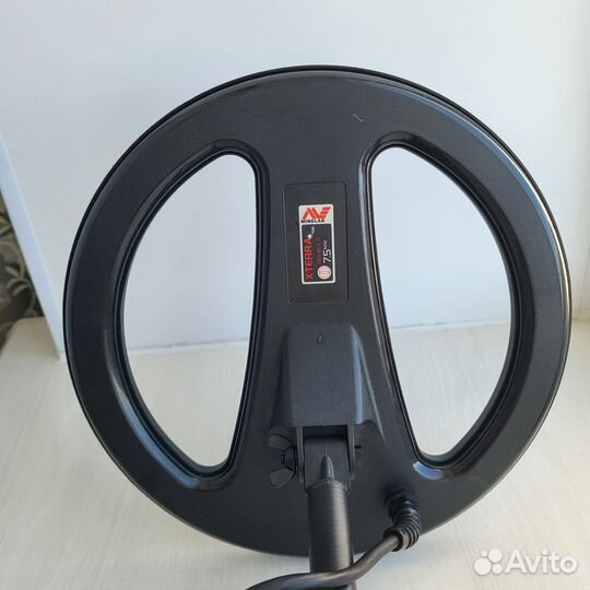 Продам металлоискатель Минелаб Х терра 705