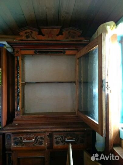 Старинные горка и камод