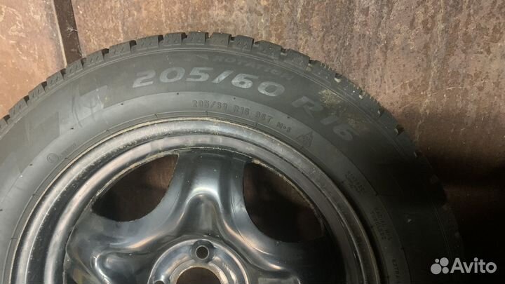 Pirelli Ice Zero 205/60 R16