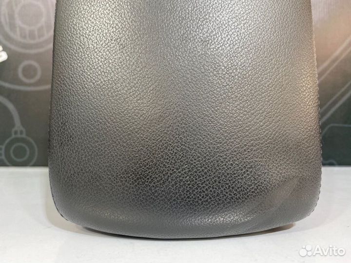 Подлокотник Audi A6 C6 caja 2009