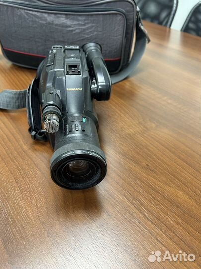 Видеокамера Panasonic на детали