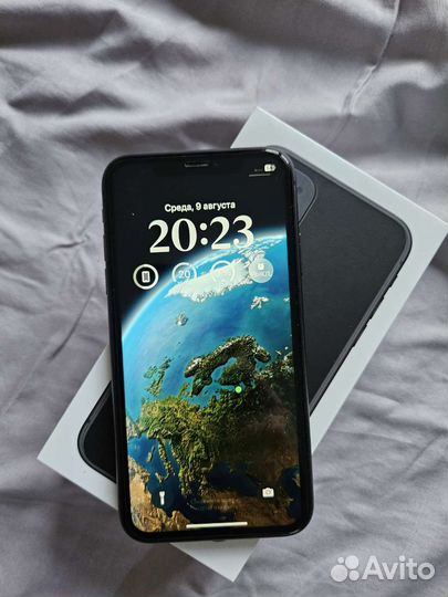 Телефон iPhone 11