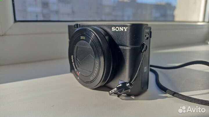 Цифровой фотоаппарат Sony Cyber-shot DSC-RX100M3