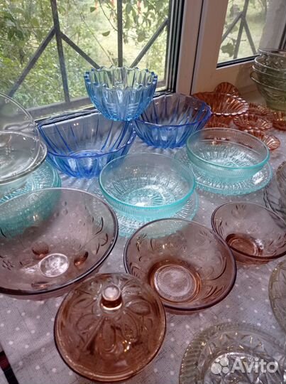 Купоросное, карамельное,кобальтовое,старое стекло
